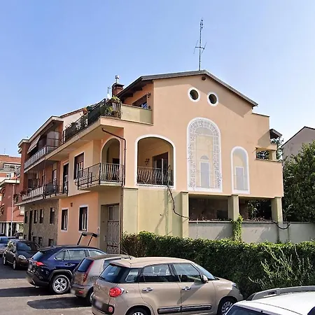 Apartment Yellow House Turin