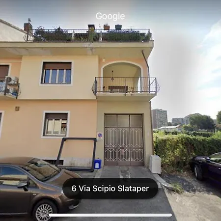 Yellow House * Turin