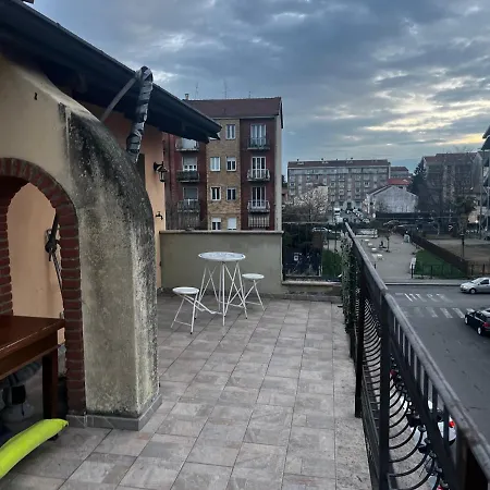 Apartment Yellow House Turin